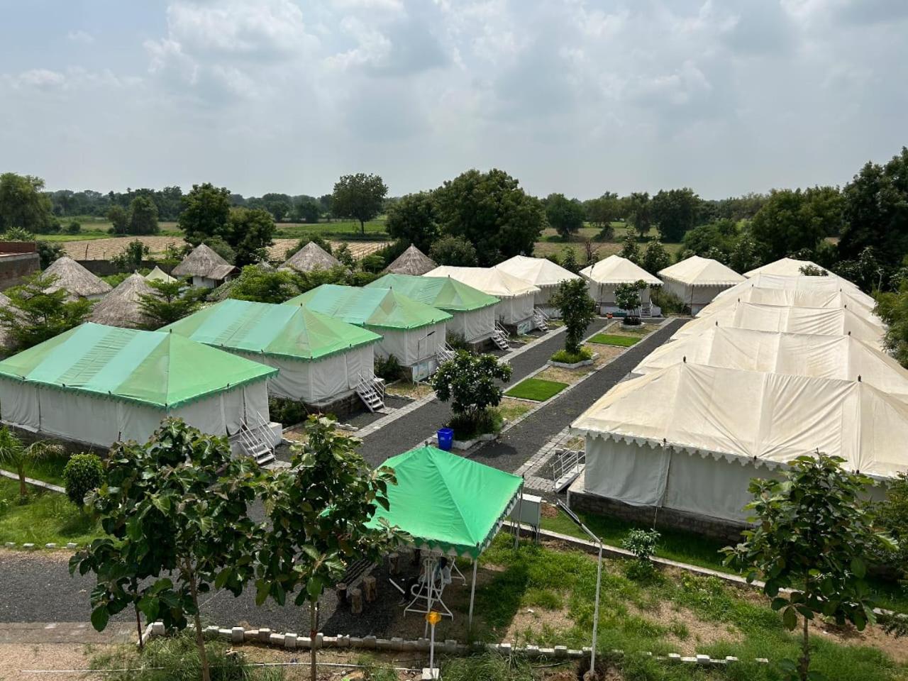 Modhera Sunrise Resort - Tents Bhungas Jungle Restaurants & Candlelight Dining Kalri Exterior foto